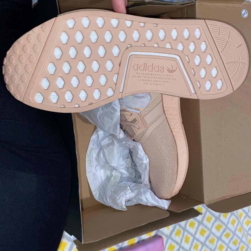 Women’s adidas NMD _R1  size 10 - Picture 3 of 4
